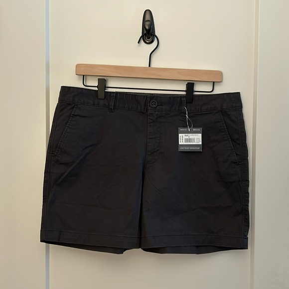 Eddie Bauer Pants - Women’s Gray Legend Wash Willit Shorts, Never Worn